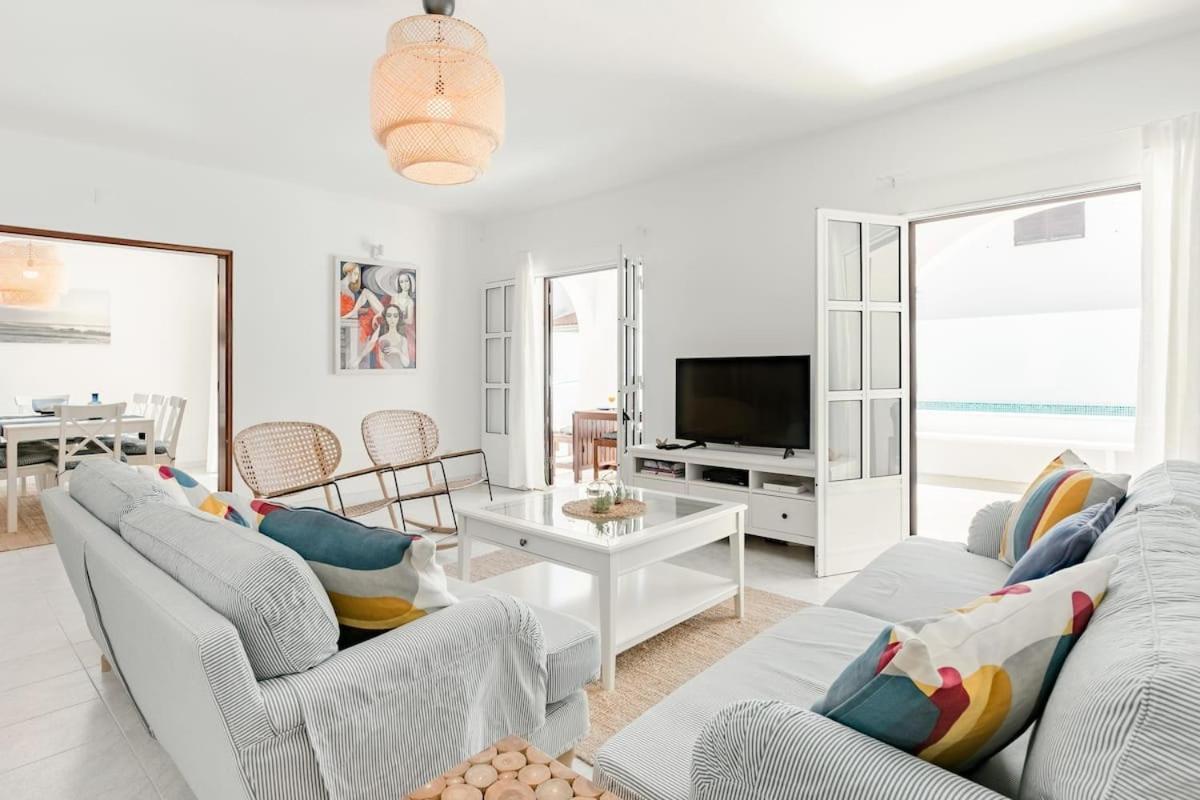 Beachfront Villa With Private Pool In Manta Rota فيلا نوفا دي كاسيلا المظهر الخارجي الصورة